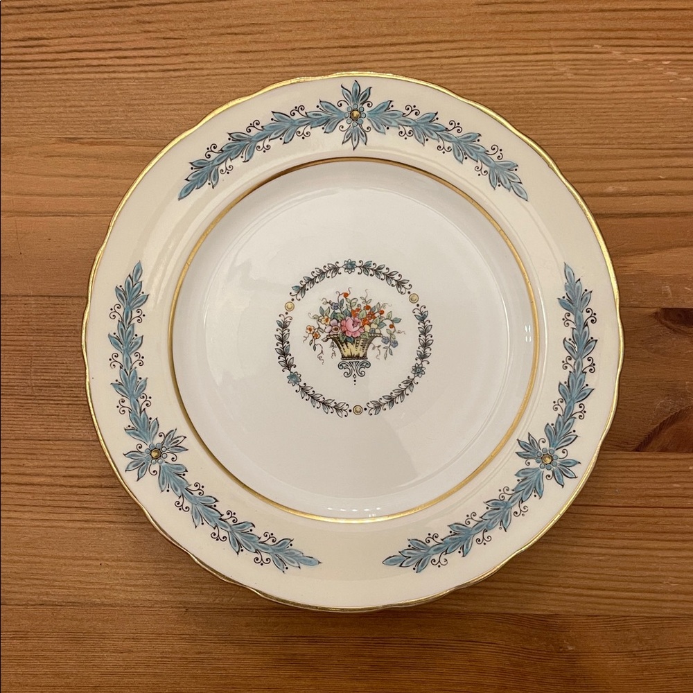 Aynsley Cambridge 7818 Bone China Scalloped Bread & Butter Plates (set of 6)